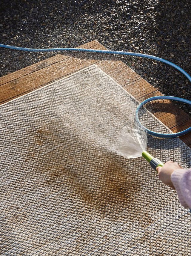 How to a clean outdoor rug in 9 easy steps - Rugvista
