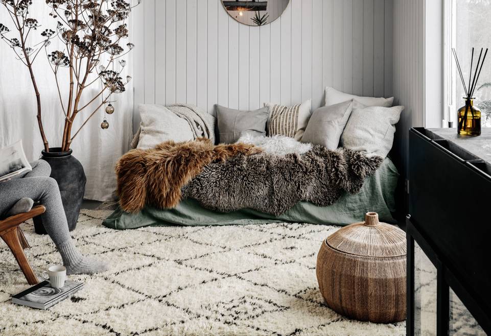 White  berber shaggy -  Carpet in a bedroom.