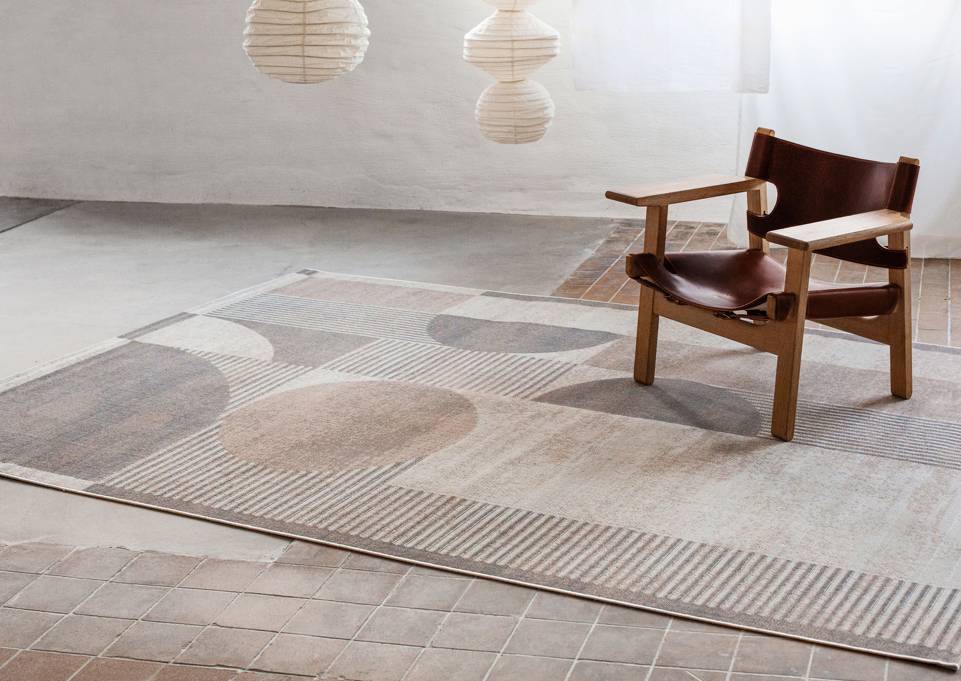 Black / grey  a-w antique collection -  Carpet in a dining area.