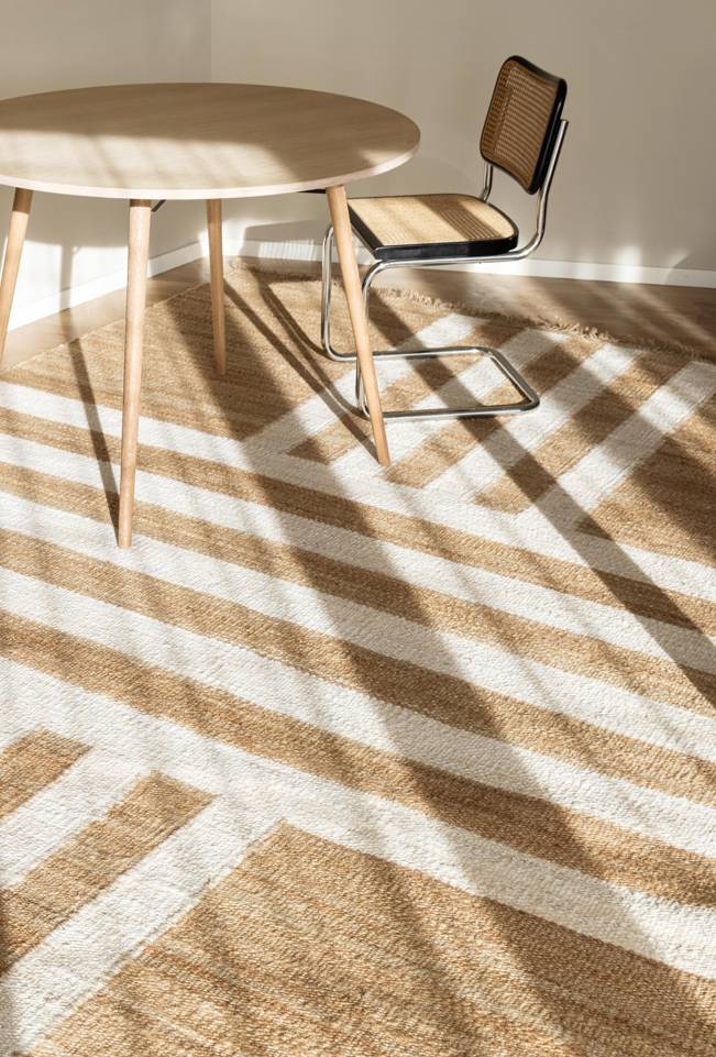 White  jute -  Carpet in a kitchen.