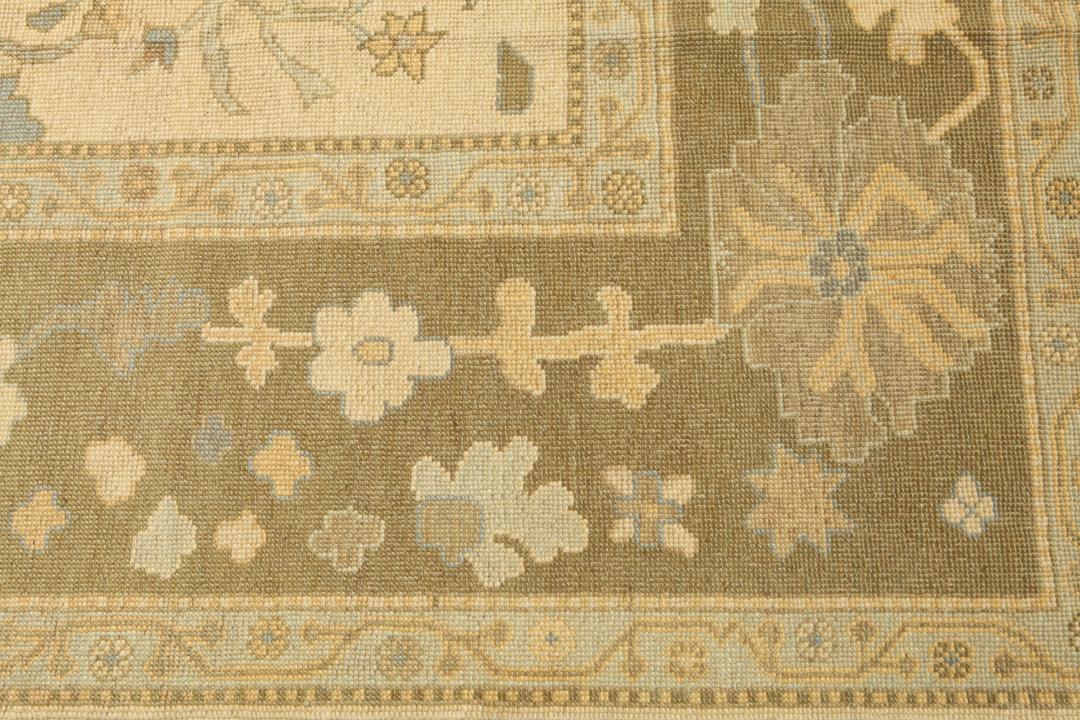 Handgemaakt Turks Usak tapijt in beige en groene tinten