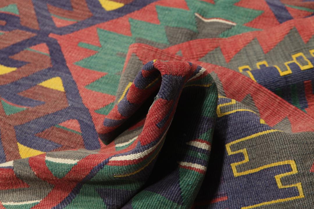 Vintage handgeweven Turks kelimkleed met geometrische ruitpatronen in multicolor