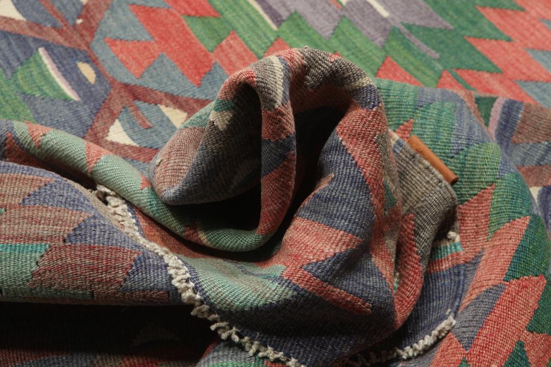 Vintage handgeweven Turks kelimkleed in veelkleurig