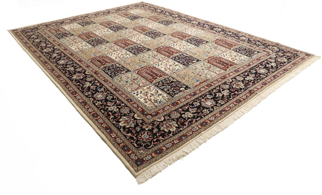 Een groot rechthoekig handgeknoopt Yazd-tapijt uit het Midden-Oosten met een veelkleurig tuinpaneelontwerp