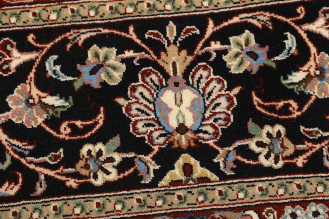 Een groot rechthoekig handgeknoopt Yazd-tapijt uit het Midden-Oosten met een veelkleurig tuinpaneelontwerp