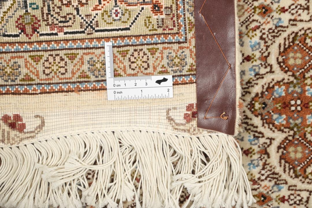 Håndknyttet Tabriz 50 Raj-tæppe fra Mellemøsten i beige nuancer