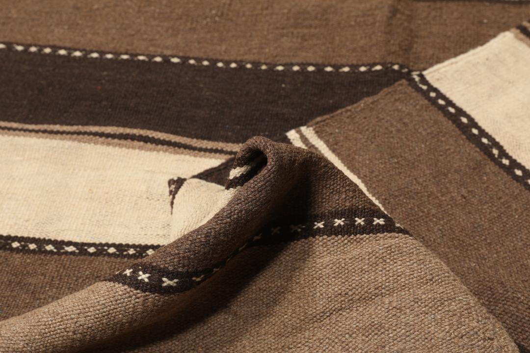 Håndvævet brunt og beige stribet Kilim-tæppe fra Mellemøsten