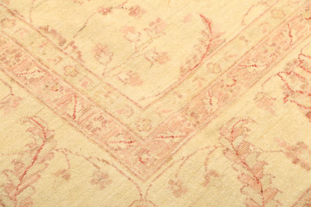 Hand-knotted Ziegler Fine runner with floral patterns in beige and red from Pakistan