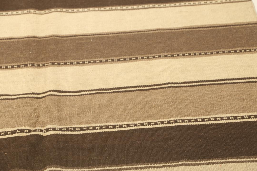 Håndvævet Kilim-tæppe fra Mellemøsten i brune nuancer