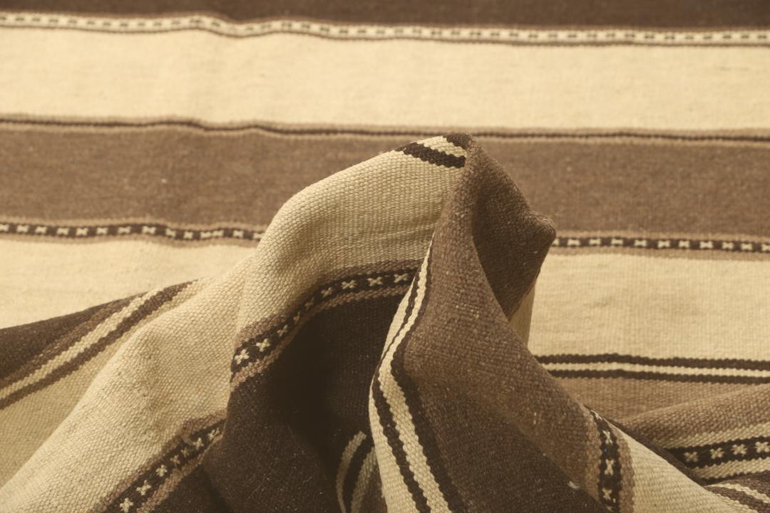 Håndvævet Kilim-tæppe fra Mellemøsten i brune nuancer
