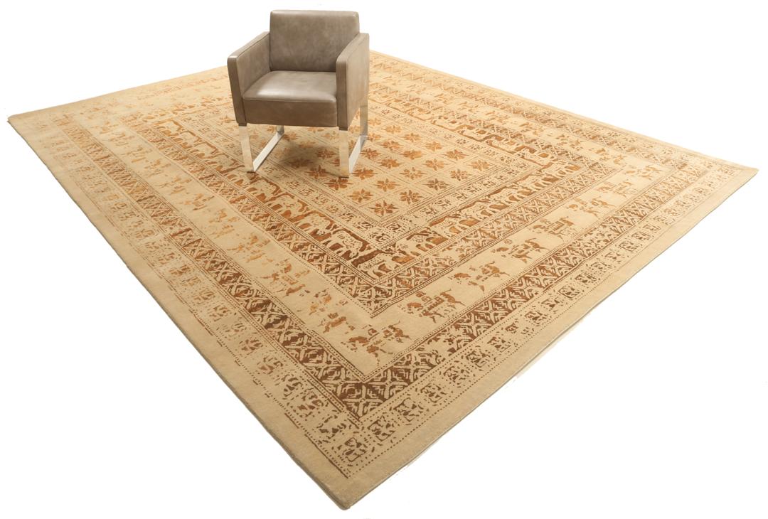 Håndknyttet indisk tæppe med beige og varme brune dyre- og blomstermotiver