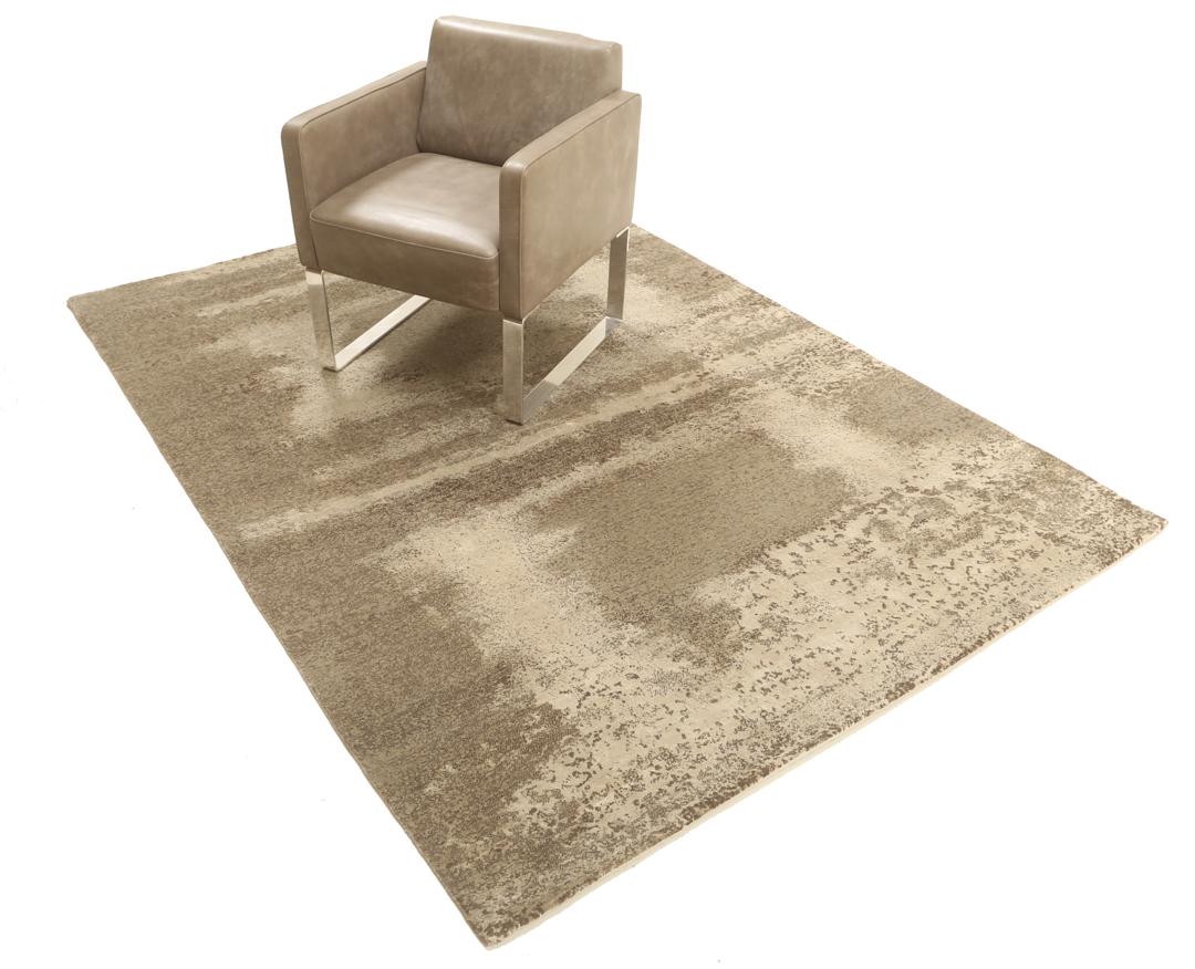 Modern abstract tapijt uit India in beige en bruine tinten