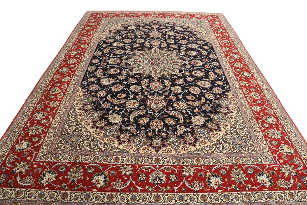Handgeknoopt Isfahan vloerkleed uit het Midden-Oosten in donkerblauw en rood