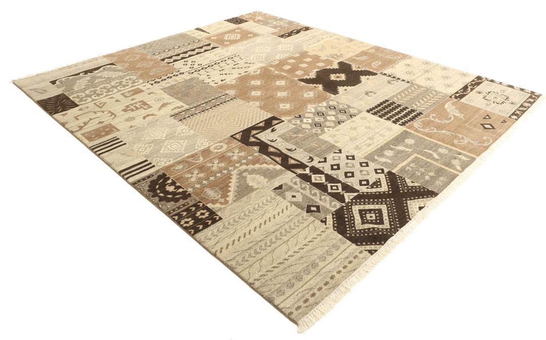 Håndknyttet indisk patchwork-tæppe i brune og beige nuancer