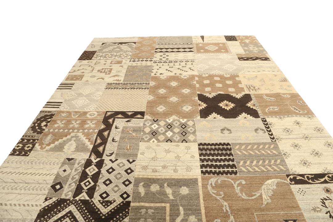 Håndknyttet indisk patchwork-tæppe i brune og beige nuancer