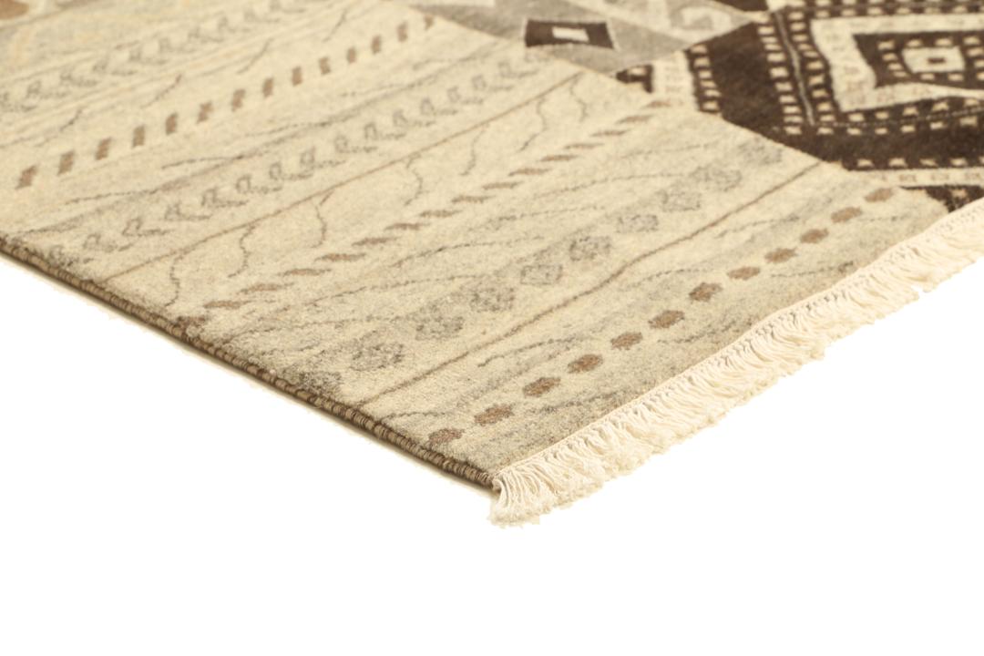 Håndknyttet indisk patchwork-tæppe i brune og beige nuancer