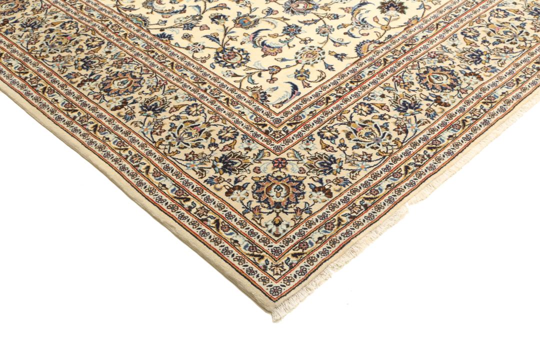 Hand-knotted Keshan rug from the Middle East in beige with floral patterns