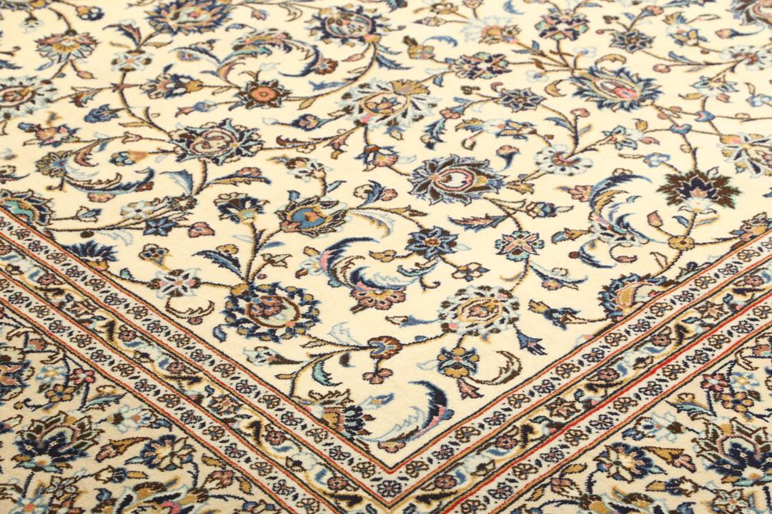 Hand-knotted Keshan rug from the Middle East in beige with floral patterns