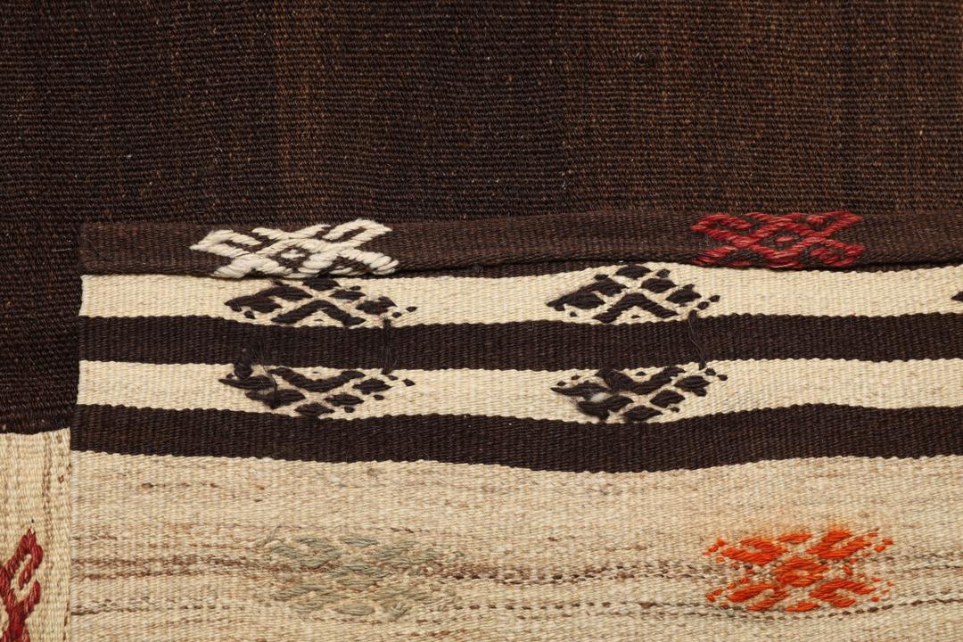 Tapis patchwork turc tissé à la main dans des tons marron et crème