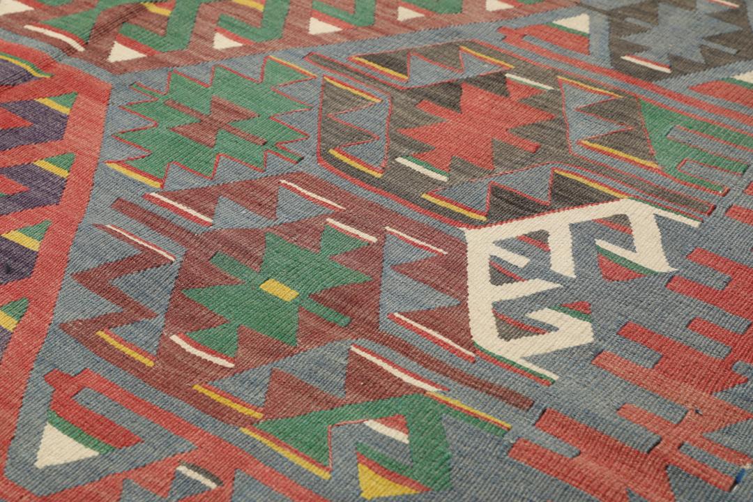 Tapis kilim turc vintage tissé à la main multicolore avec des motifs géométriques