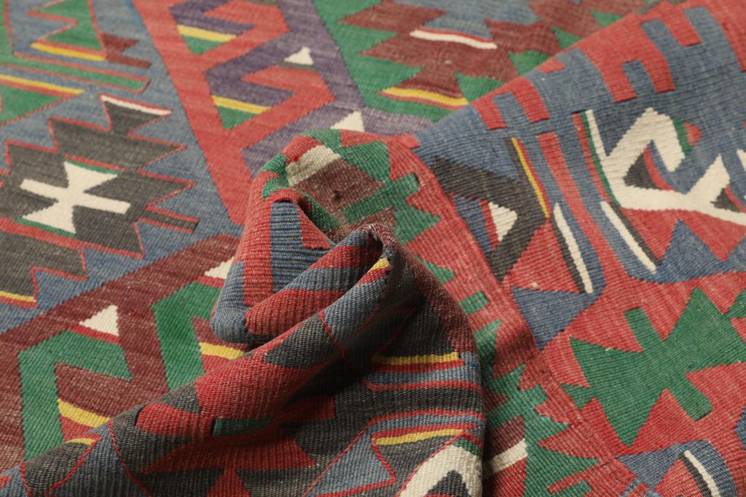 Tapis kilim turc vintage tissé à la main multicolore avec des motifs géométriques