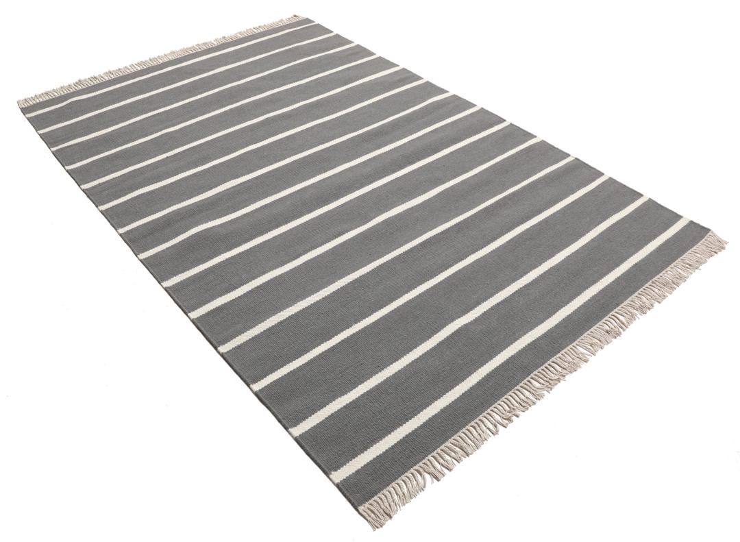 
    Dorri Stripe - Grå - 160 x 230 cm
  