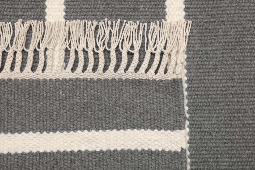 
    Dorri Stripe - Grå - 160 x 230 cm
  