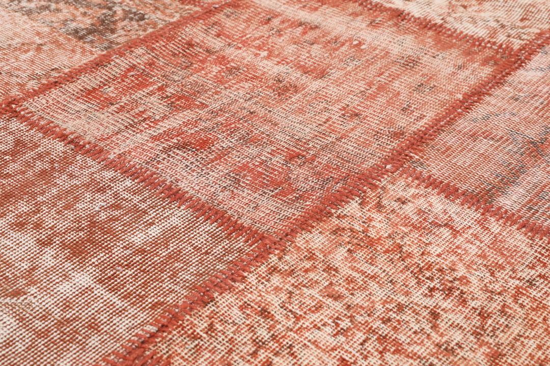 Handgefertigter türkischer Patchwork-Teppich in Rot und Erdtönen