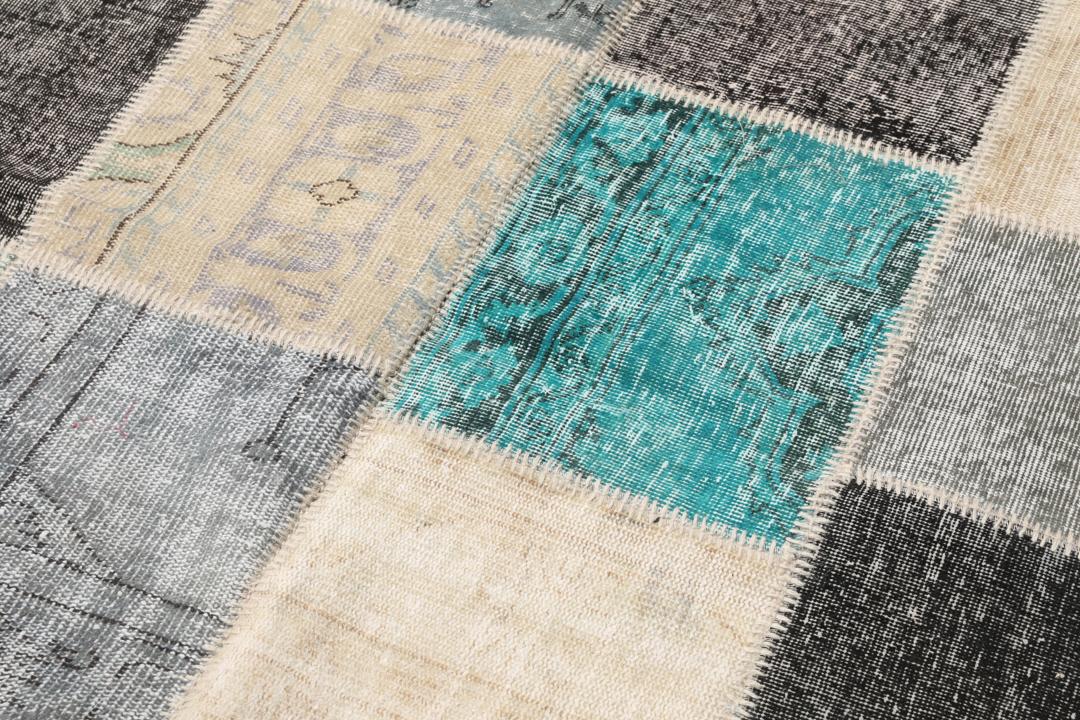 Een uniek patchwork vloerkleed uit Turkije met een multicolor design