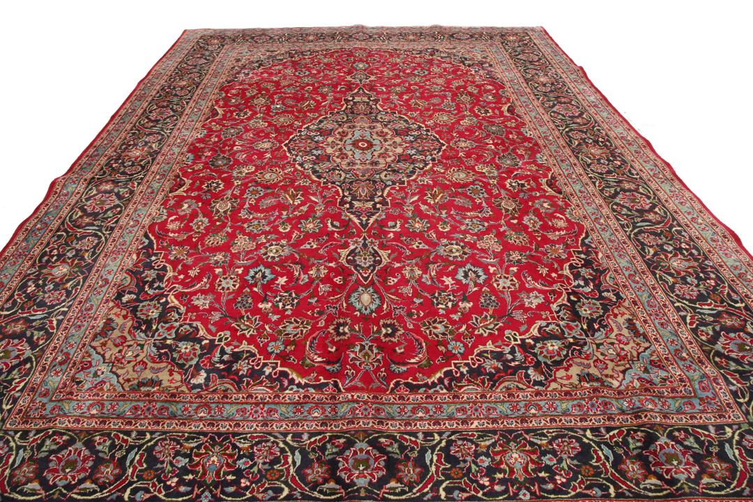 
    Mashad - Red / Pink - 293 x 385 cm
  