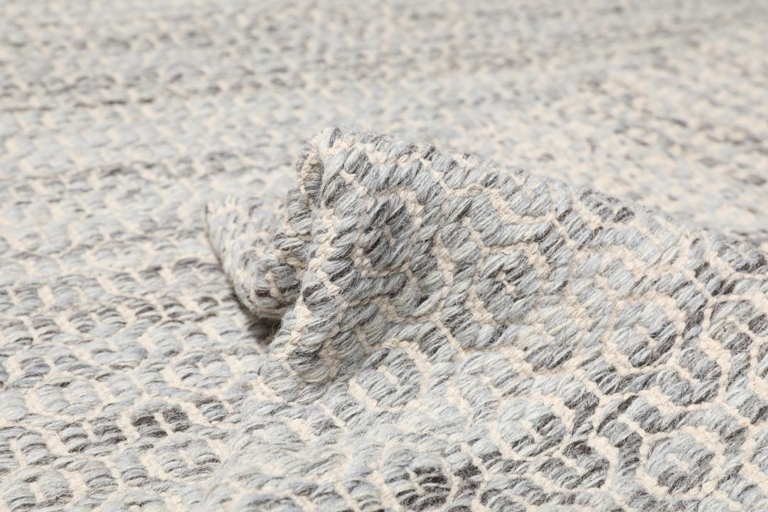 
    Alva - Grey / White - 250 x 350 cm
  