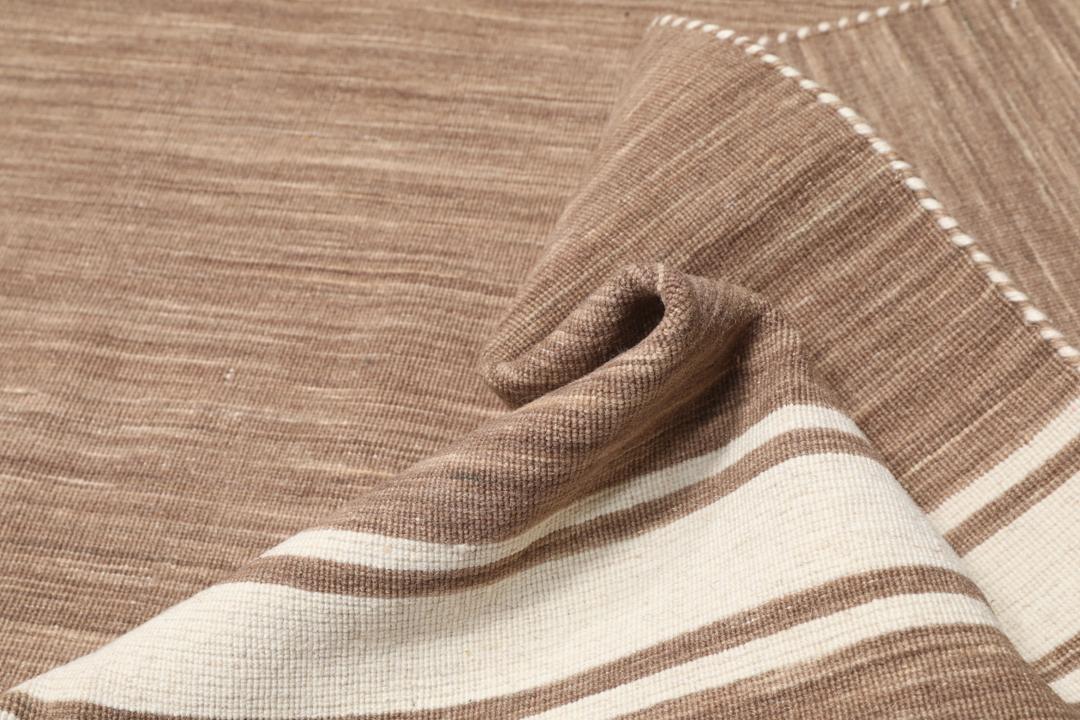Ernst - Light brown / Off white - 170 x 240 cm