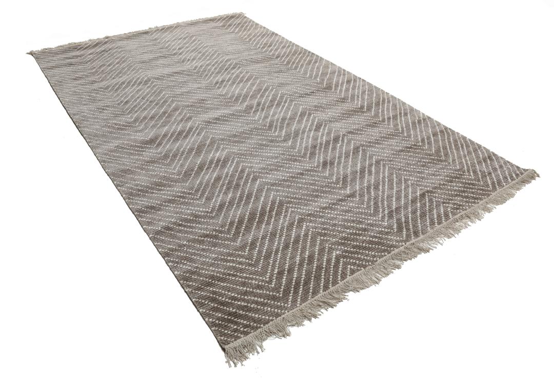 
    Vanice - Taupe brown - 160 x 230 cm
  