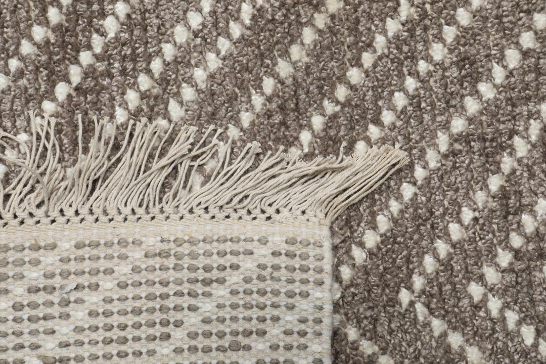 
    Vanice - Taupe brown - 160 x 230 cm
  