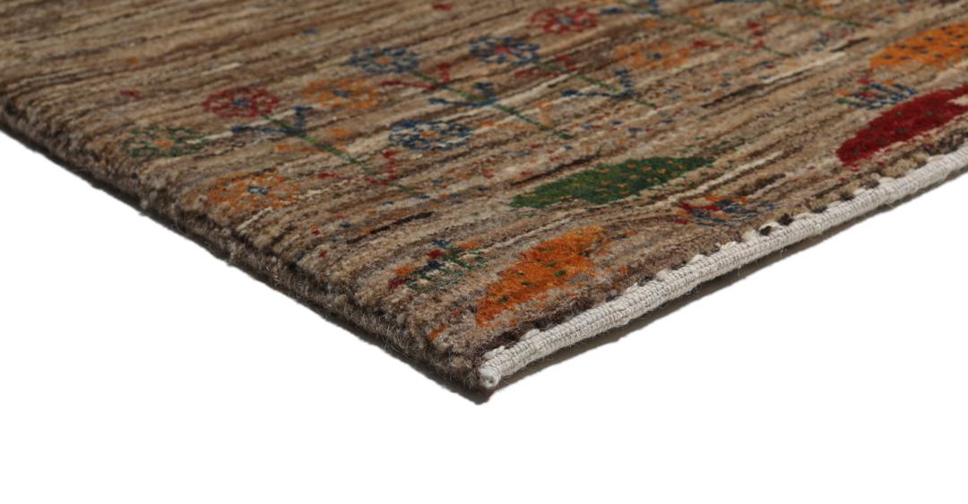 Handgeknoopt Gabbeh Fine vloerkleed met bloemmotieven en bruine strepen uit het Midden-Oosten