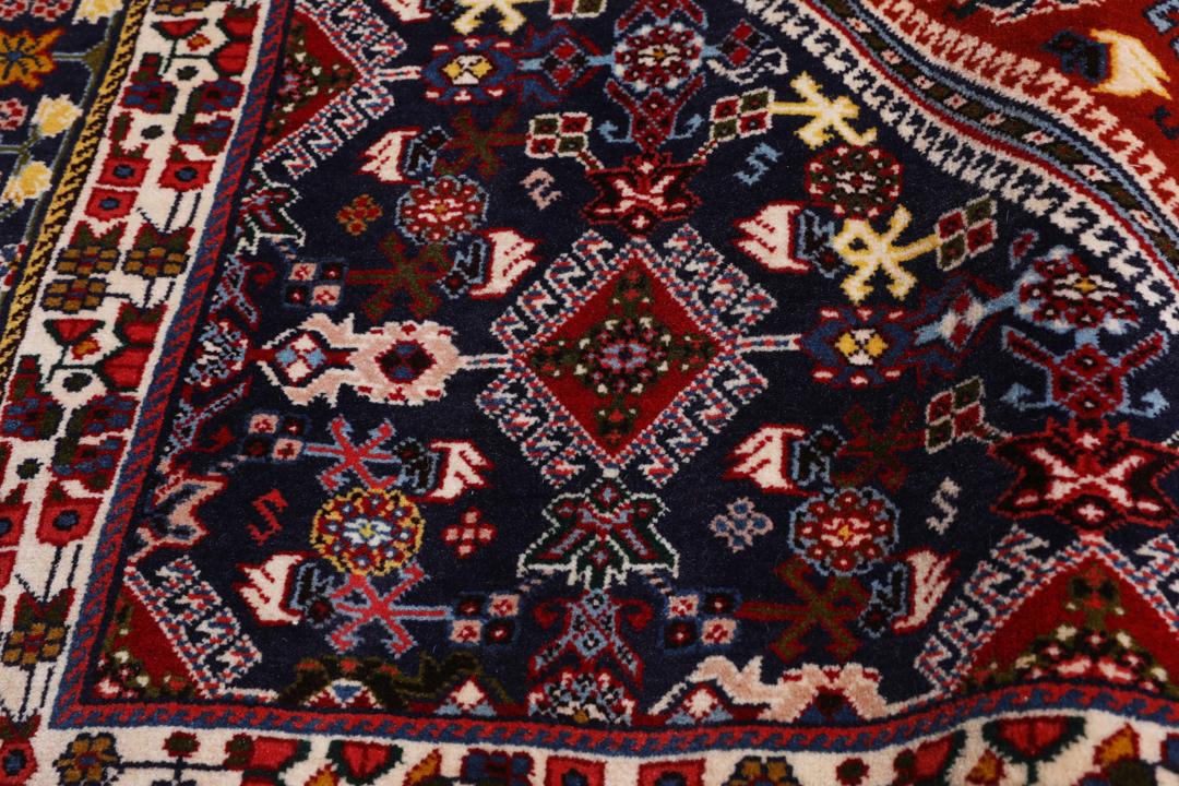 Tapis Gabbeh Kashkooli noué à la main originaire du Moyen-Orient dans des tons de rouge et bleu