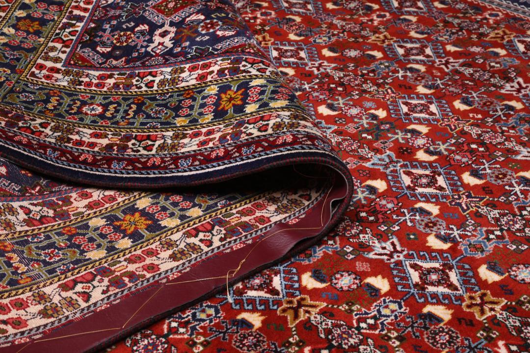 Tapis Gabbeh Kashkooli noué à la main originaire du Moyen-Orient dans des tons de rouge et bleu