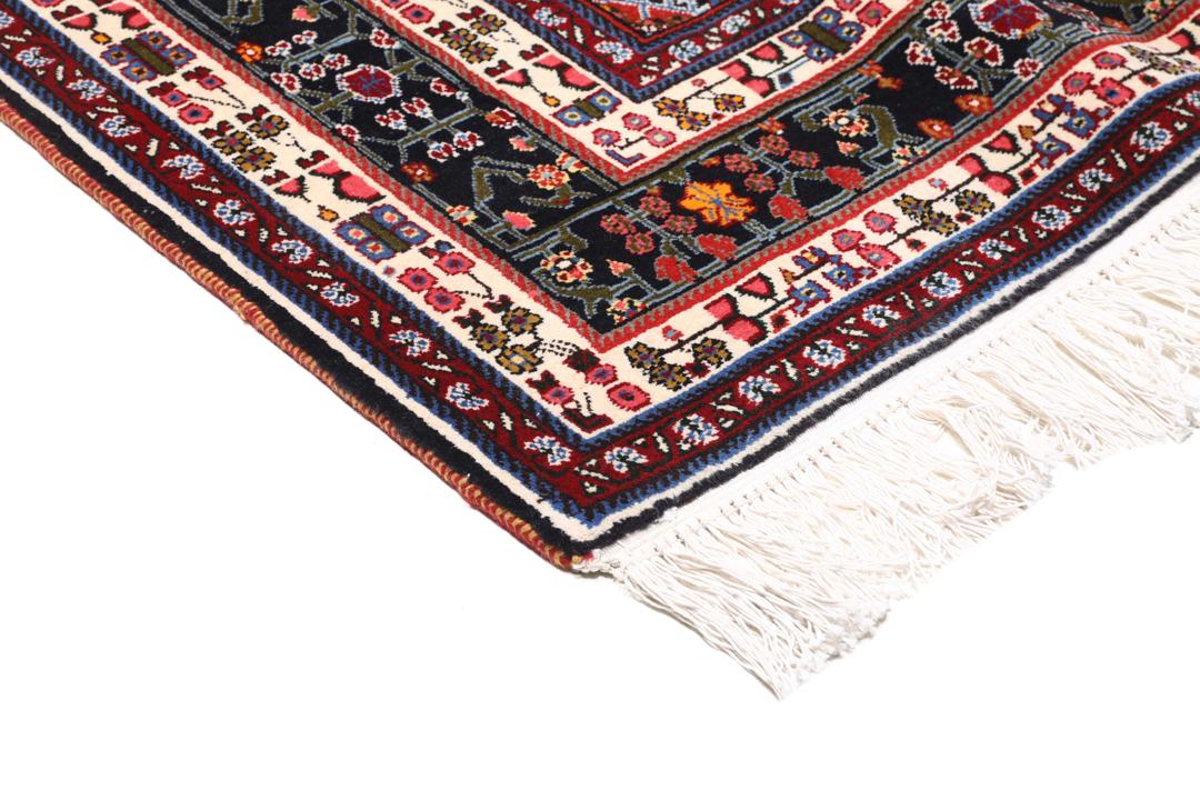Tapis Gabbeh Kashkooli noué à la main avec des motifs géométriques dorés et noirs provenant du Moyen-Orient