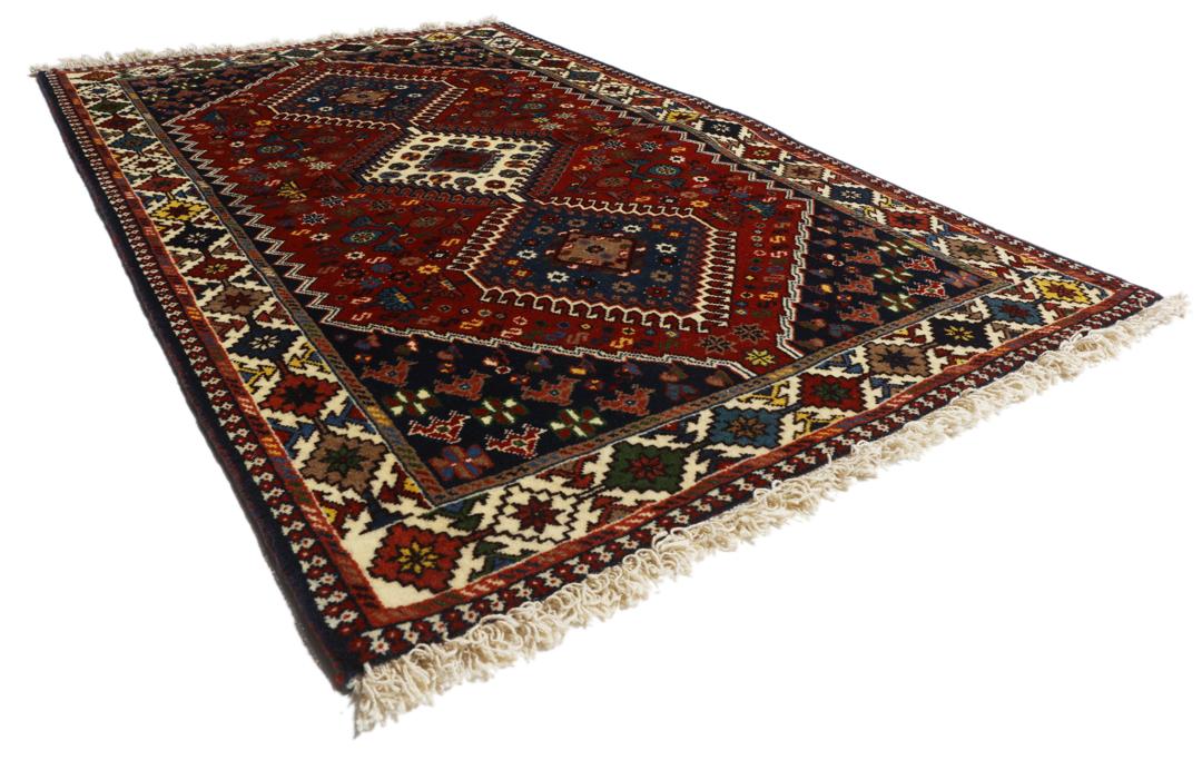 Handgeknoopt Yalameh-tapijt met geometrische patronen in meerkleurig design uit het Midden-Oosten