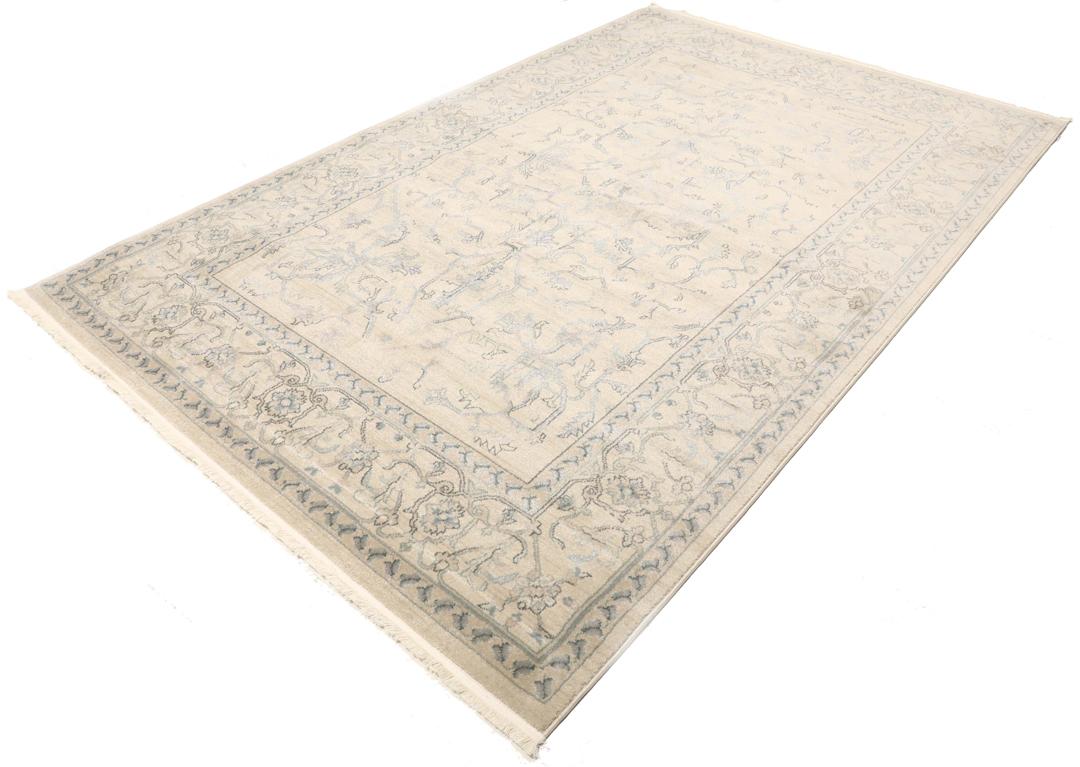 Beige tapijt met franje