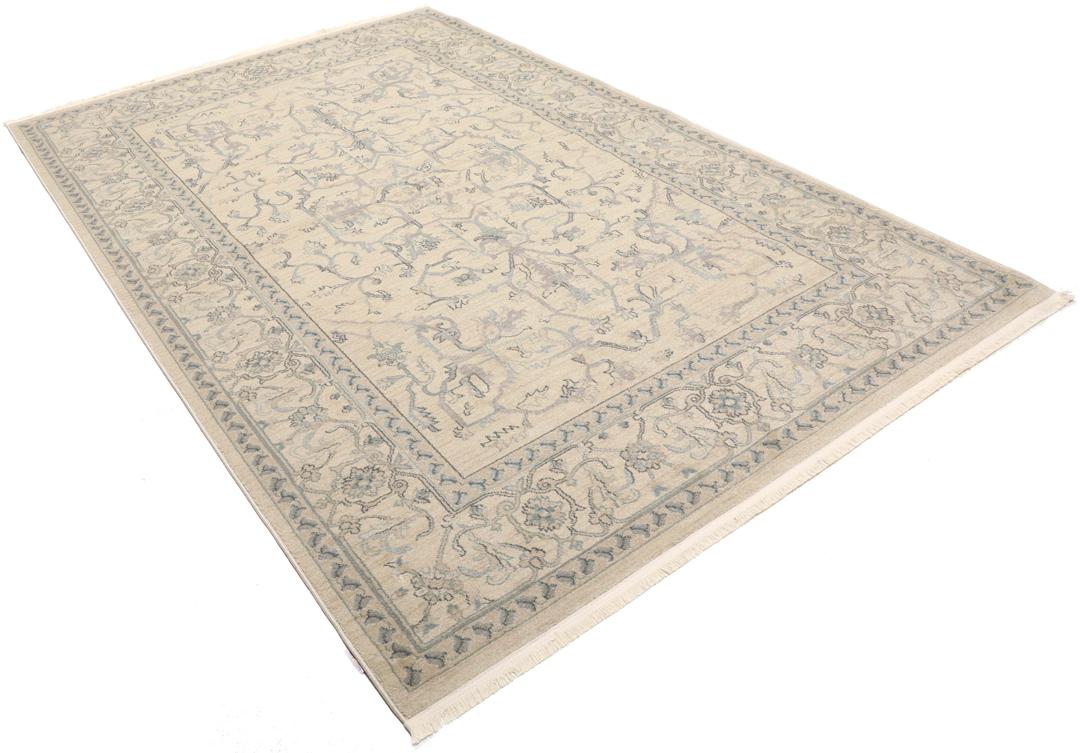 Beige tapijt met franje