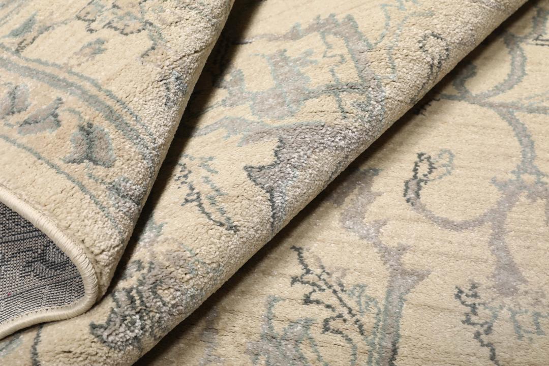 Beige tapijt met franje