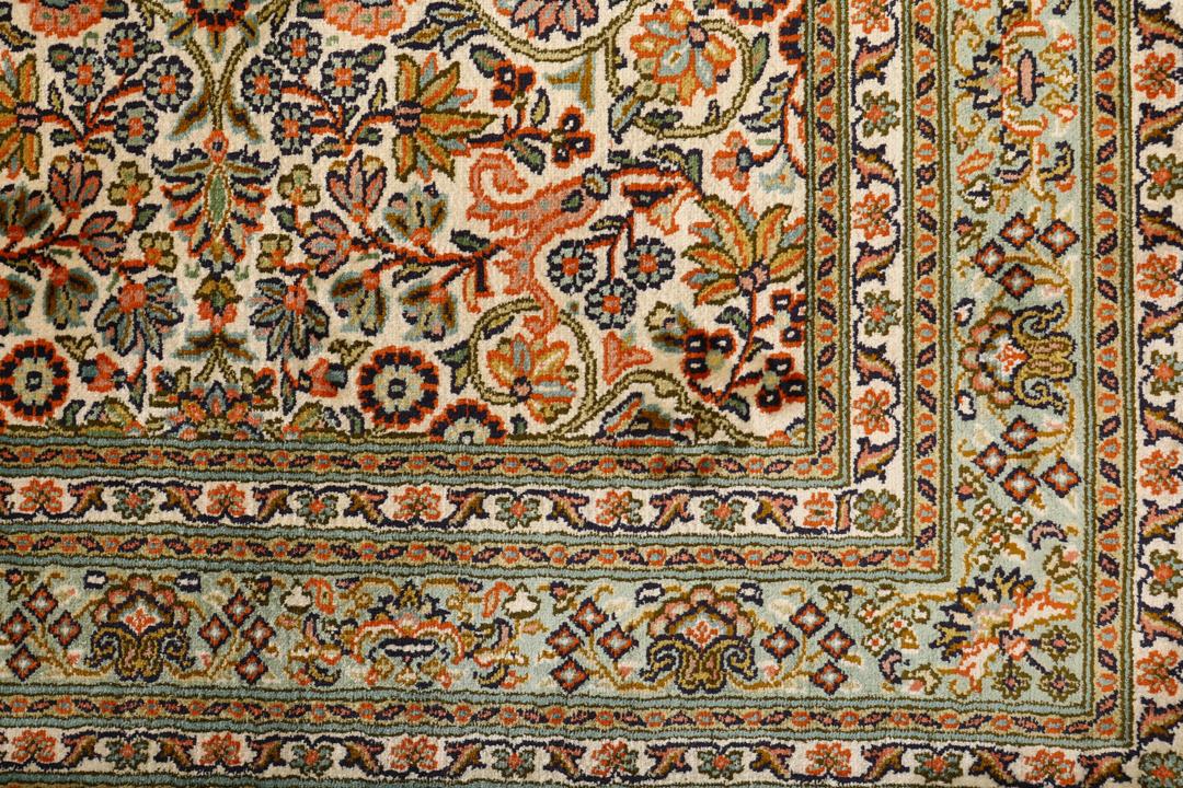 Håndknyttet indisk Kashmir silkeløber med indviklede blomstermønstre i beige og multifarvet