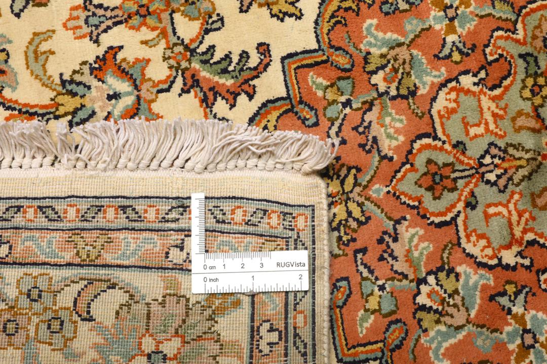 Håndknyttet Kashmir-silketæppe fra Indien i beige med blomstermønstre
