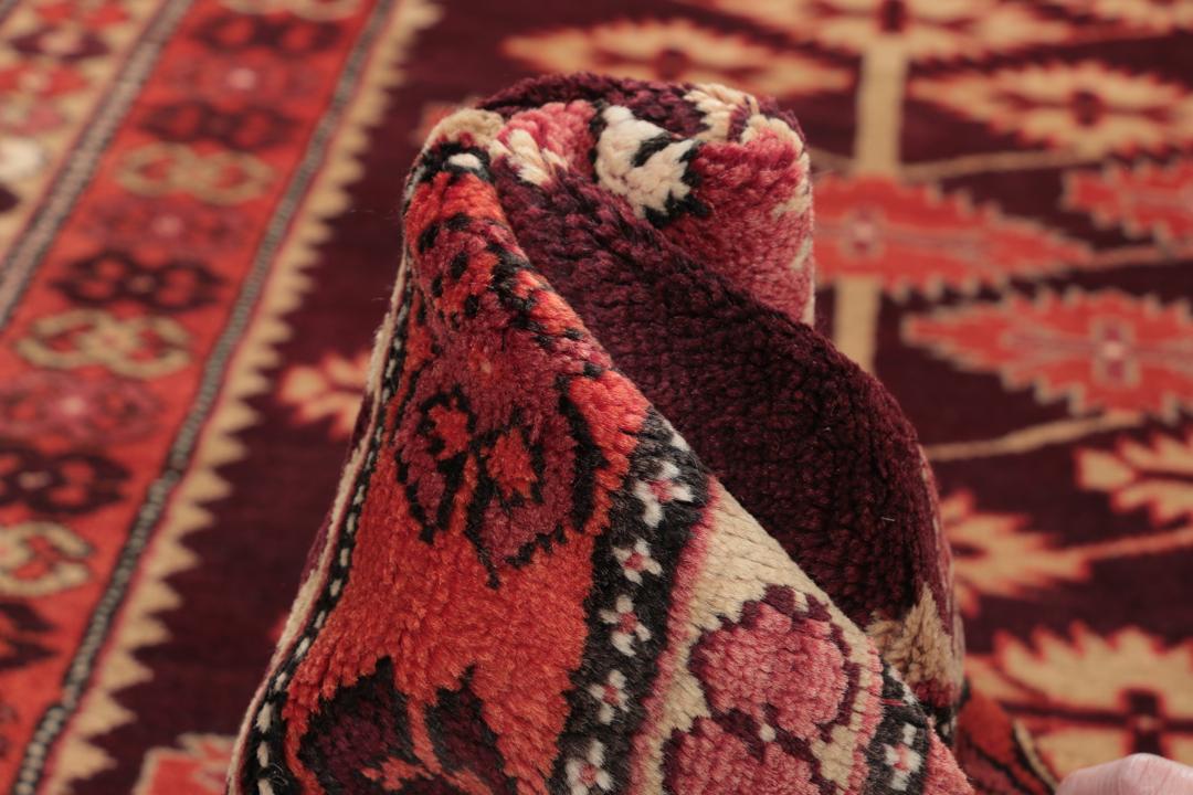 Handgeweven Kelim Karabakh loper uit het Midden-Oosten in donkerrood