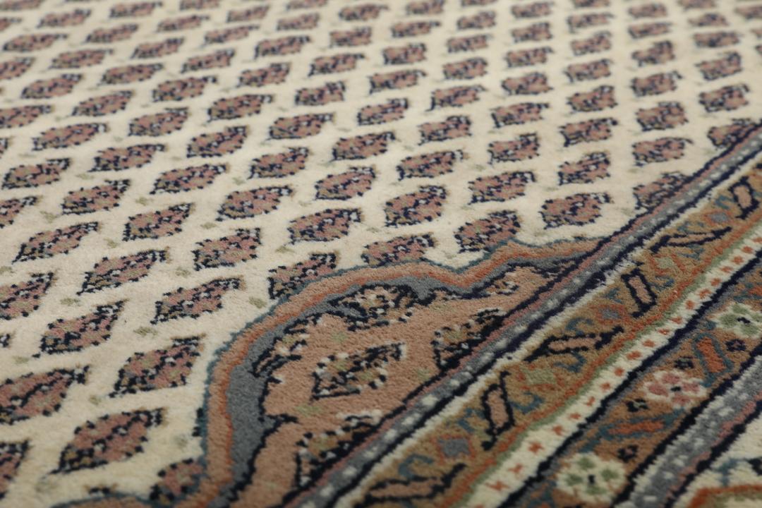Håndknyttet Mir Indo-tæppe med et beige og brunt mønstret design fra Indien