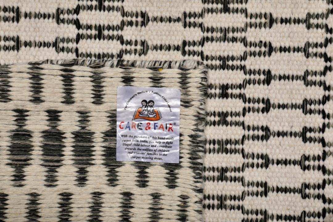 Kelim Long Stitch - Branco creme / Preto - 210 x 290 cm