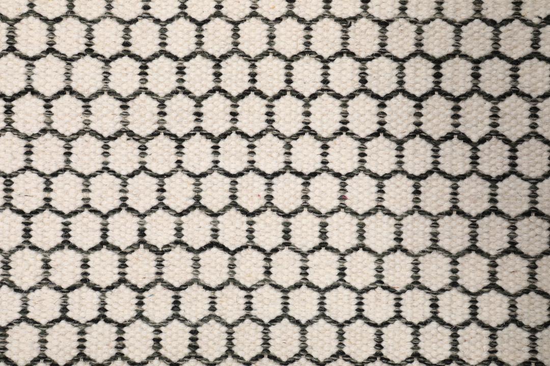 
    Kelim Honey Comb - Cream white / Black - 160 x 230 cm
  