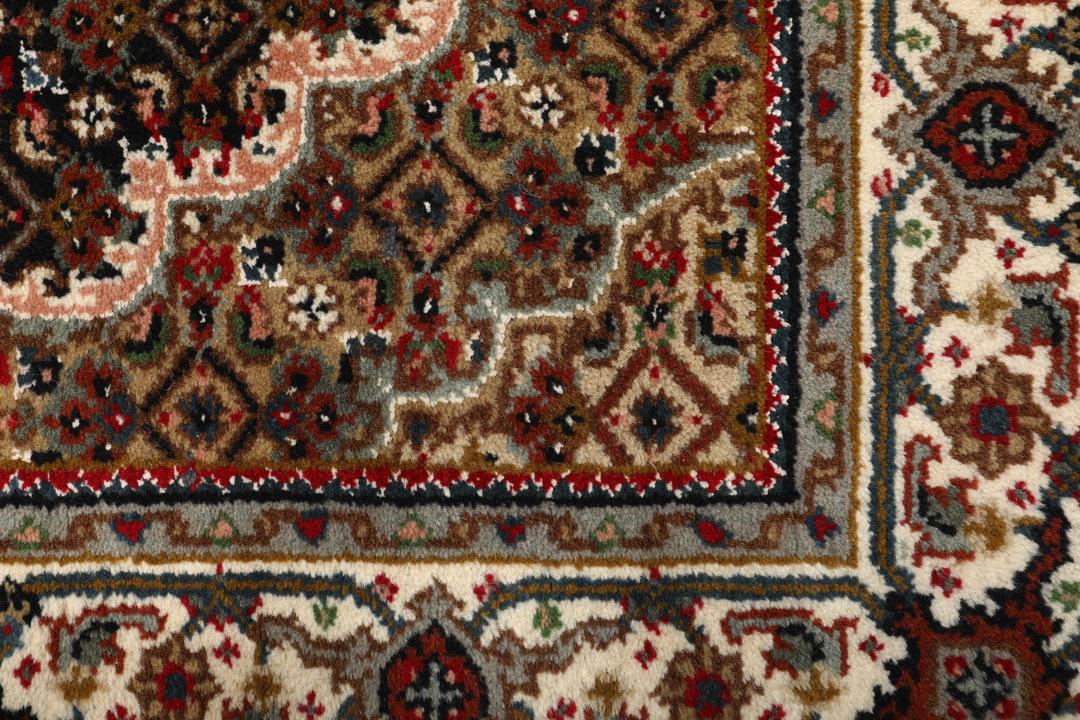 Handgeknoopt Tabriz-tapijt uit India in veelkleurige tinten