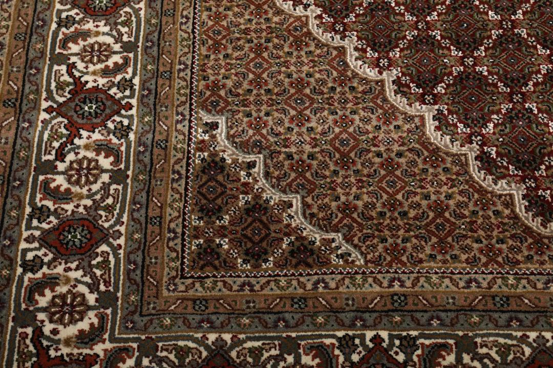 Handgeknoopt Tabriz-tapijt uit India in dieprode en beige tinten